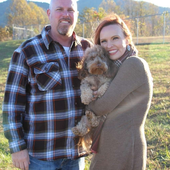 Meet your Posher, Jennifer - Picture 1 of 2